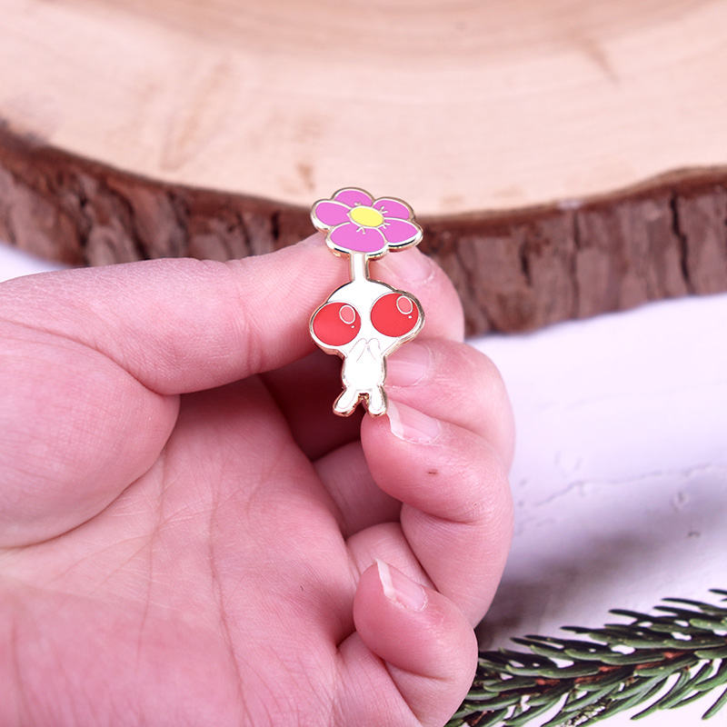 Pin esmaltado Pikmmin blanco,  - Gaming Accessories For Room reseña y precio
